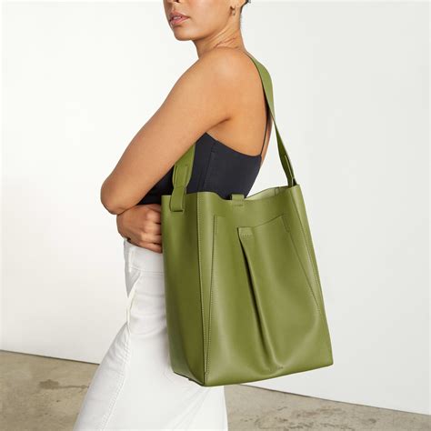 everlane studio bag